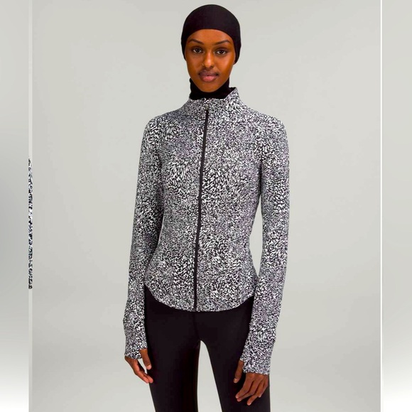 Lululemon jacket - Picture 1 of 7